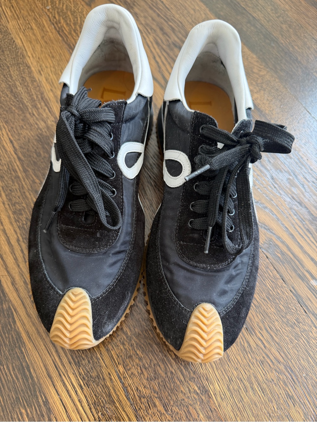 Loewe Black And White Flow Runner